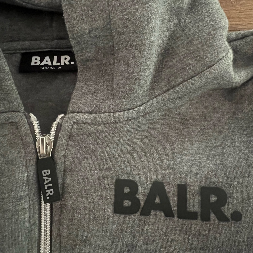 BALR. size: youth medium, unisex sweatshirt; designer top Balr. Crew grey
